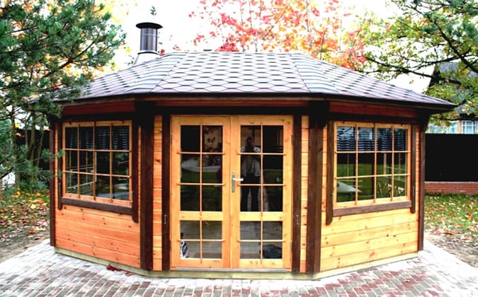 Деревянный чайный домик